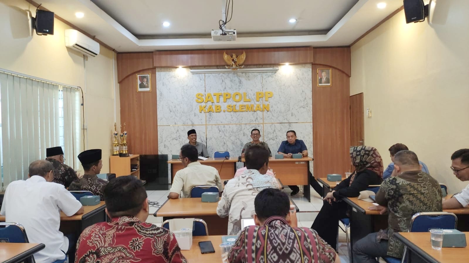 Pembahasan Raperda Trantibum Linmas Bersama Pansus 6 DPRD Kabupaten Banyumas